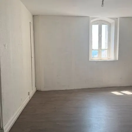 À louer t 3 95 m2