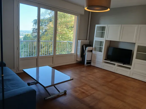 Loue appartement meublé