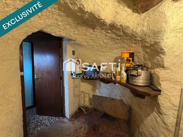 À vendre  Maison en pierre avec jardin à Saint-Merd-la-Breuille (Creuse)