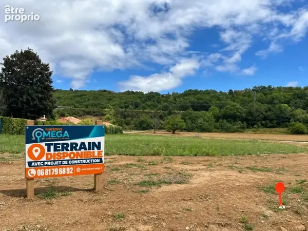 Terrain 857 m²