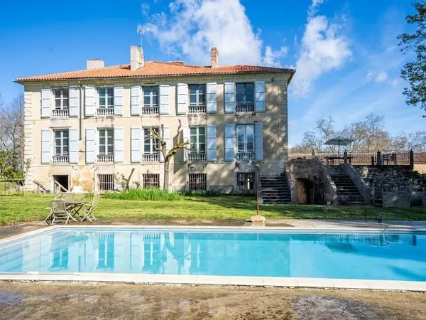 Propriété 11 pièces 463 m²