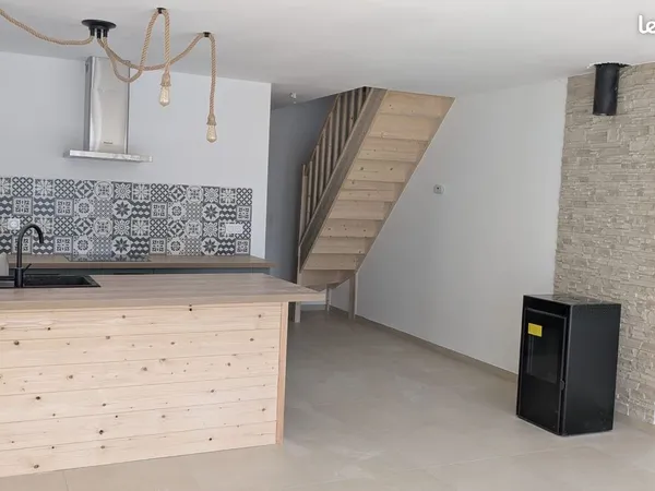 Appartement T5 rénové avec terrasse - 3 chambres, poêle à pellets