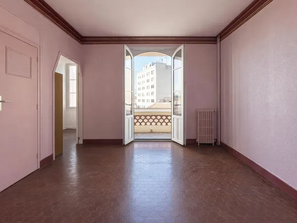 TOULON - STUDIO DE 28 m² AVEC BALCON - 65 000 €