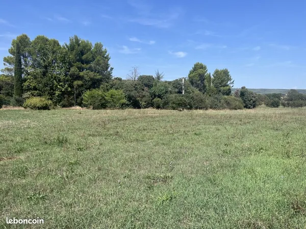 Terrain à bâtir de 650 m² à AIX-EN-PROVENCE (13)
