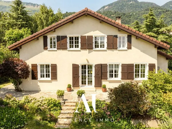 Maison de luxe 7 pièces 266 m²