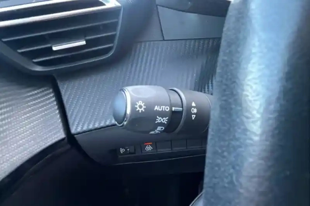Peugeot 208 bluehdi 100 s&amp;s bvm6 — photo 27