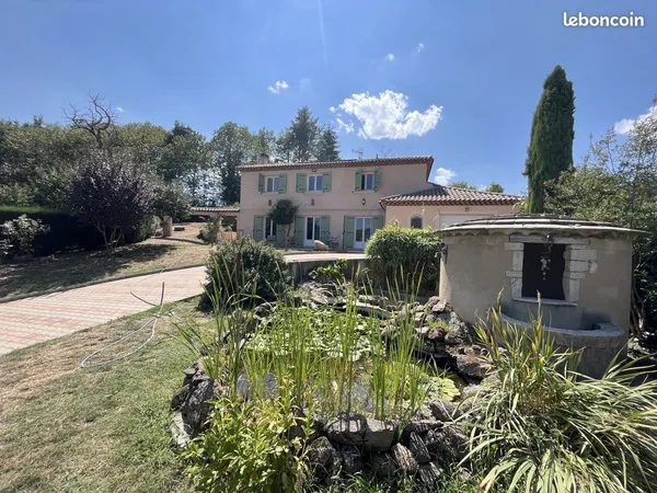 Villa 9 pièces 137 m²