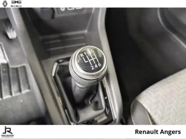 Renault Clio 1.0 tce 90ch evolution — photo 6