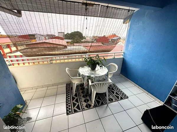 Appartement T2 déjà loué - Rentabilité 8 % - Vue sur Cayenne