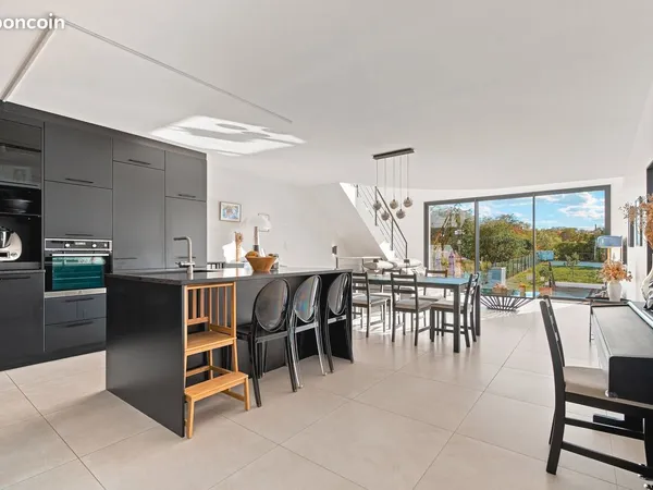 MAISON NEUVE D'ARCHITECTE - 171m² - DPE A - Terrain 5,20 ares - Proche gare Thionville - Yutz