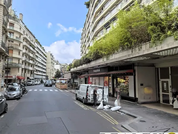 Local commercial 237 m²