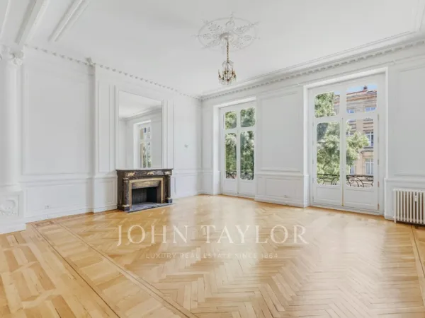 TRIANGLE D'OR - APPARTEMENT D'EXCEPTION - JOHN. TAYLOR