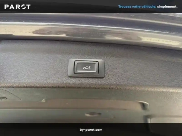 Audi Q3 35 tdi 150ch design s tronic 7 — photo 19