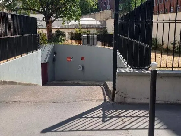 Parking 12 m²