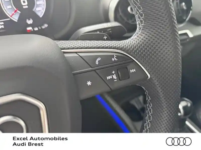 Audi Q2 35 tfsi 150ch s line plus s tronic 7 — photo 13