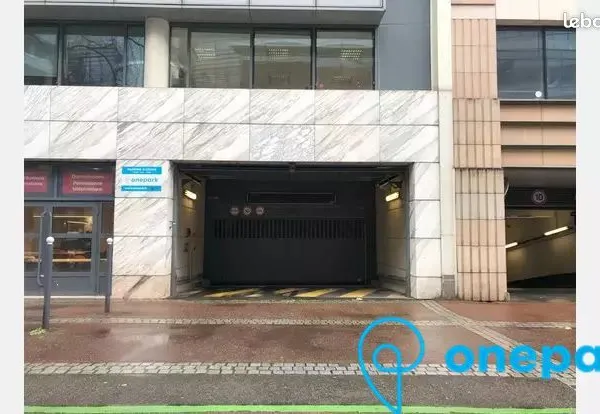 Parking/box 12 m² ISSY LES MOULINEAUX