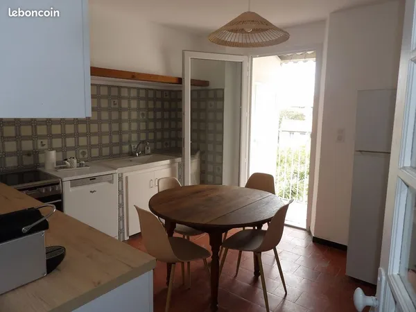 F3 MEUBLE 5ème ETAGE CENTRE AJACCIO