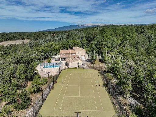 Maison 8 pièces 230 m²