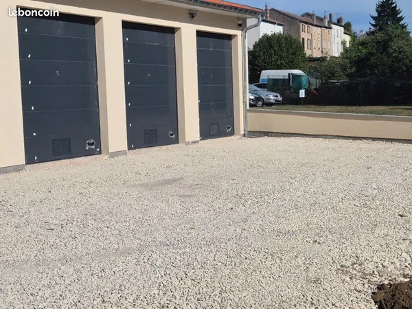 Location garage box 20m2 - camping car