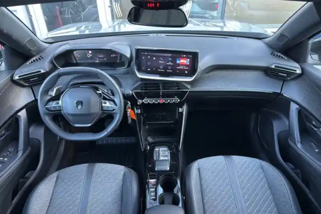 Peugeot 2008 puretech 130 s&amp;s eat8 — photo 44