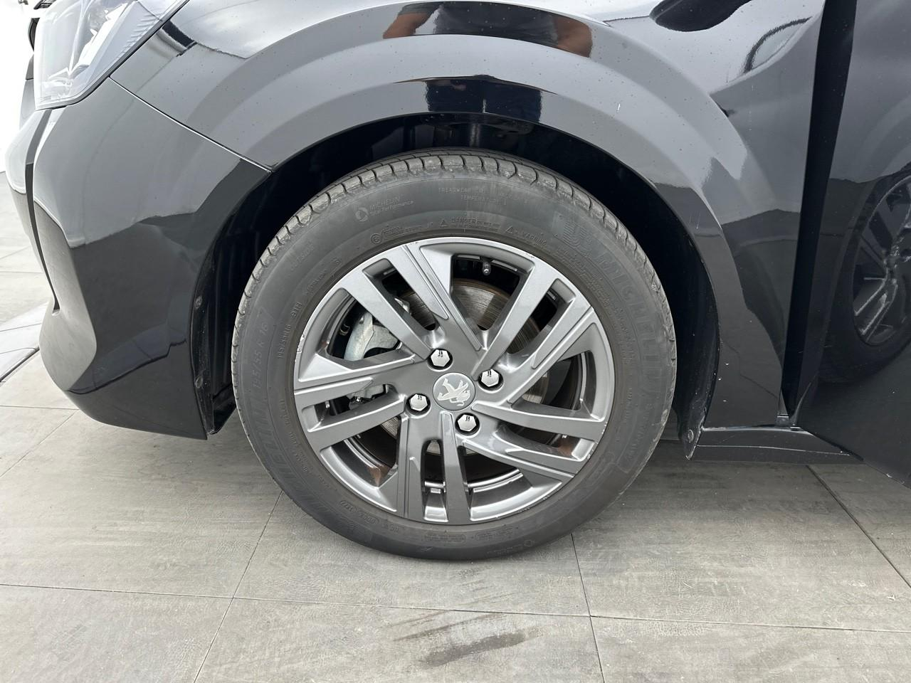 Peugeot 208 puretech 100 s&s eat8 style — photo 14