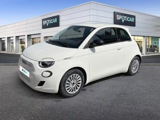 Fiat 500 3+1 e 118ch (red) my25 — photo 1