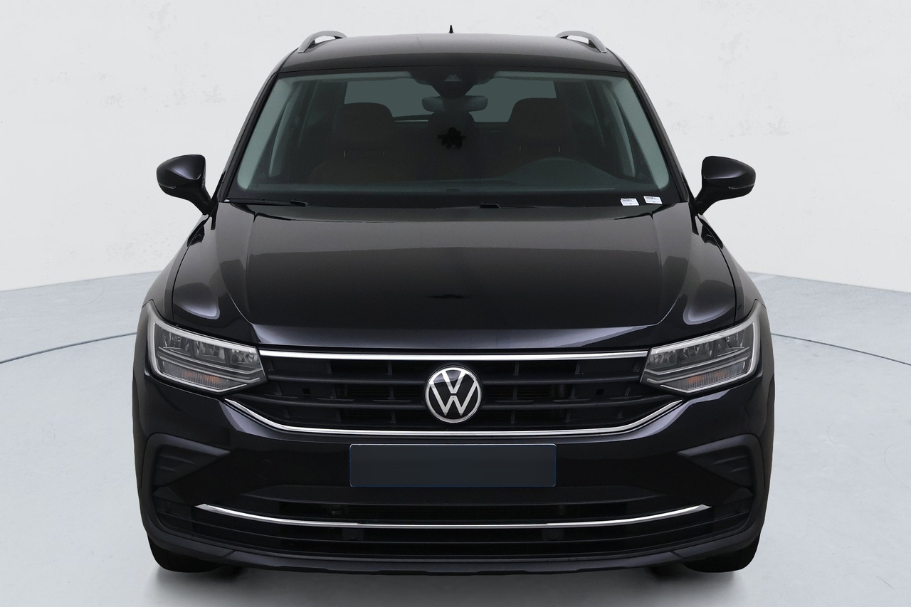 Volkswagen Tiguan — photo 4