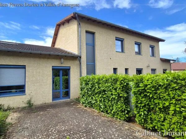 Local professionnel 427 m²