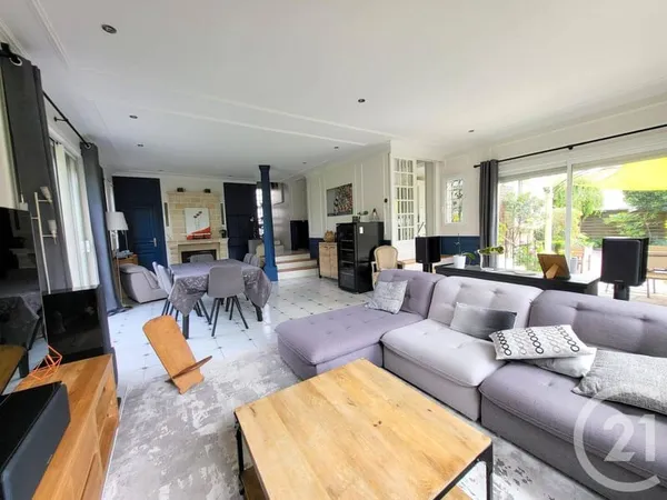 Maison 8 pièces 202 m²