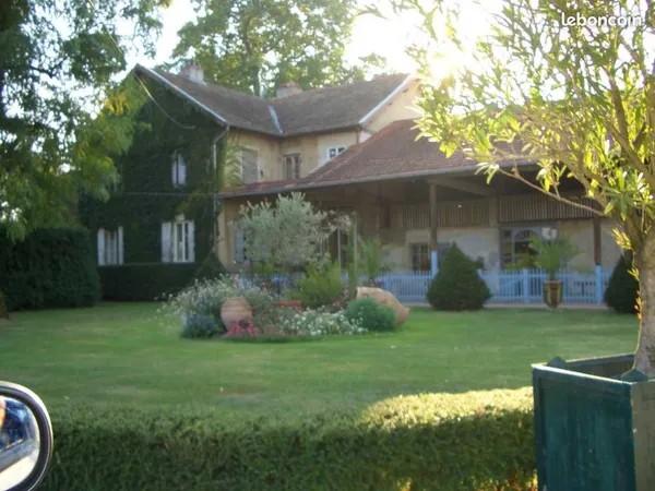 Domaine d'Exception & Prestige 3,7 Ha - Demeure de Maître, Étang & Dépendances - Polliat / Bourg-en-