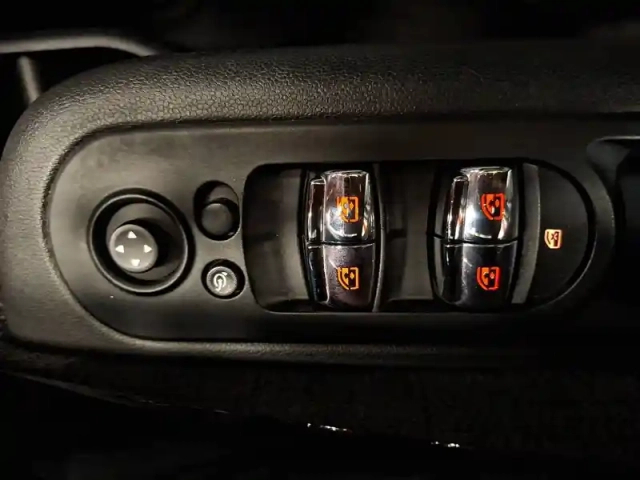Mini Mini clubman cooper 136 ch dkg7 — photo 16