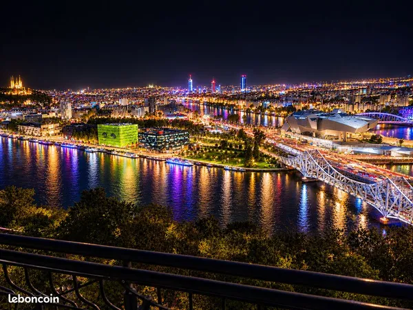 T3 de 68 m² avec balcon — Vue panoramique imprenable sur Lyon (La Mulatière)