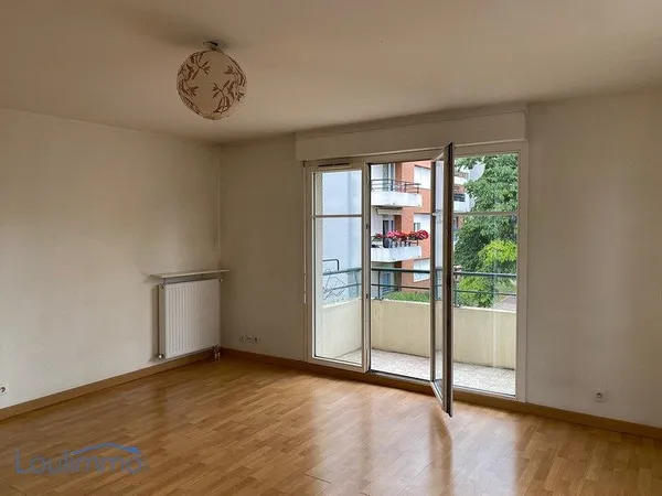 3 Pièces 60 m2 2 balcons parking proche métro Pointe du Lac