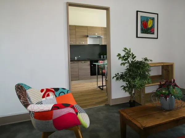 Appartement T2 meublé 47 m² avec balcon - Châteauneuf-la-Forêt (87130)