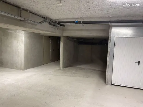 A louer place de parking f