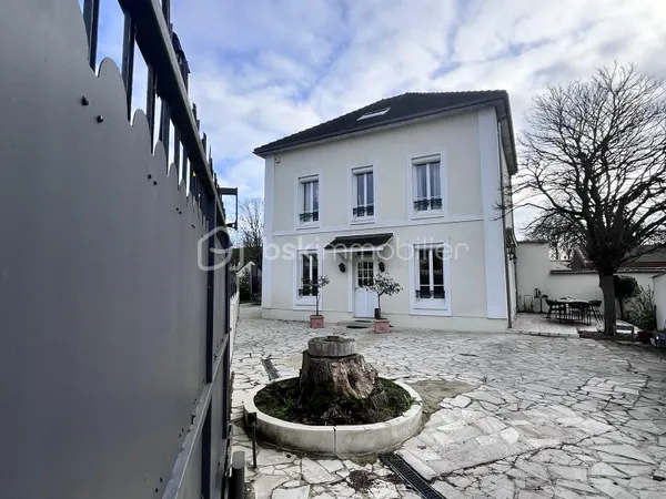 Maison 7 pièces 200 m²