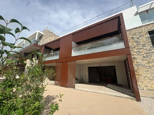 Saint Clément de Rivière -Appartement 3 pièces récent et parking