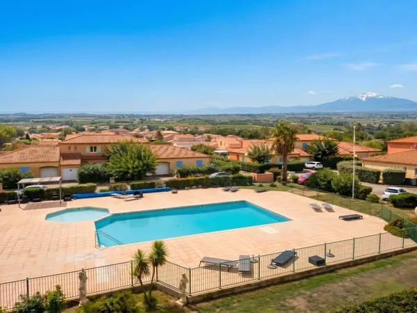 Superbe T3 lumineux avec terrasse, cellier, piscine et parking - Le Ba