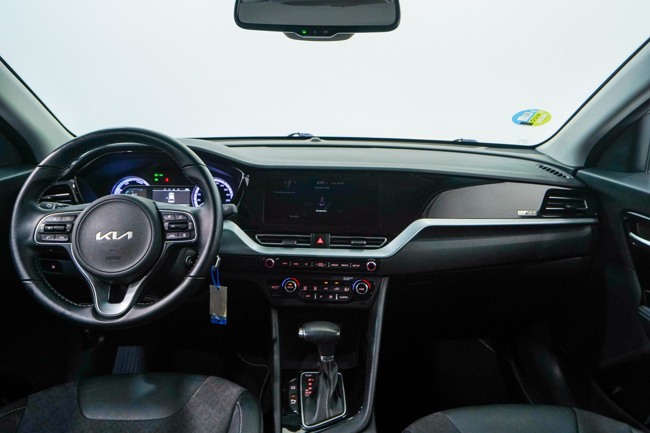 Kia Niro — photo 11