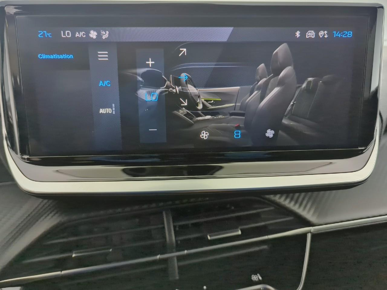 Peugeot 2008 hybrid 145 ch e-dcs6 allure — photo 15