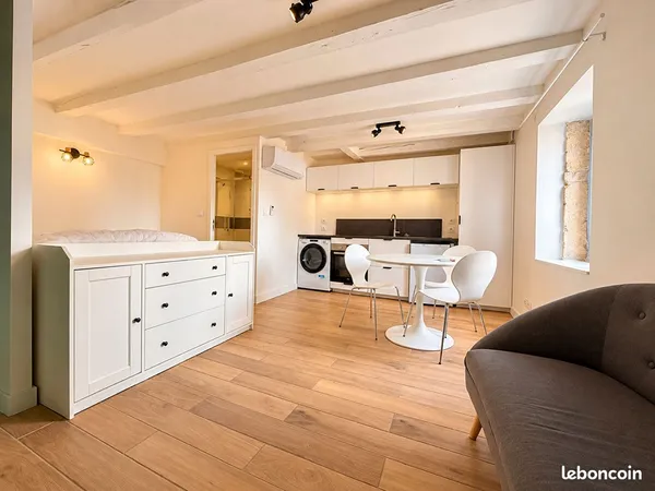 Studio 1 pièce 24 m²