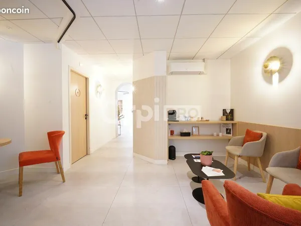 Bureau 296 m²