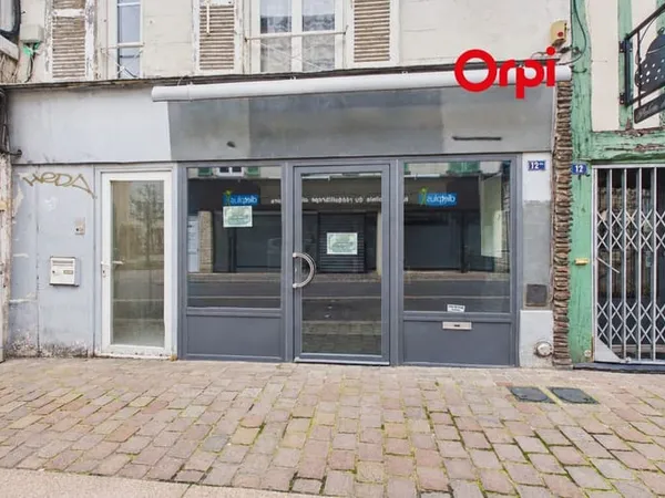 Local commercial 1 pièce 51 m²