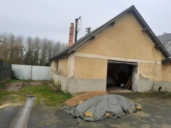 Parking / box Bauge En Anjou 70 m2