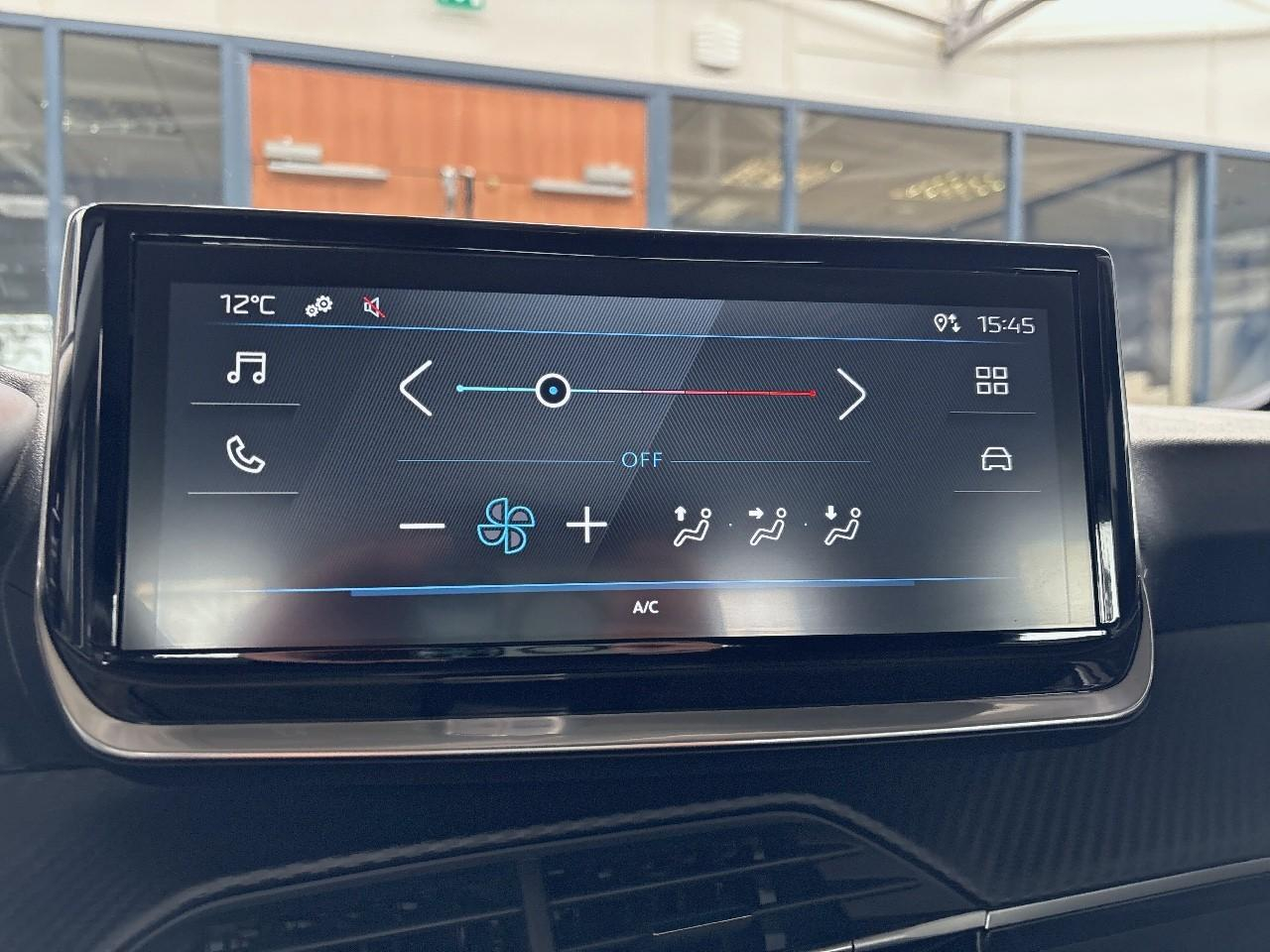Peugeot 208 100 s&s bvm6 style — photo 19
