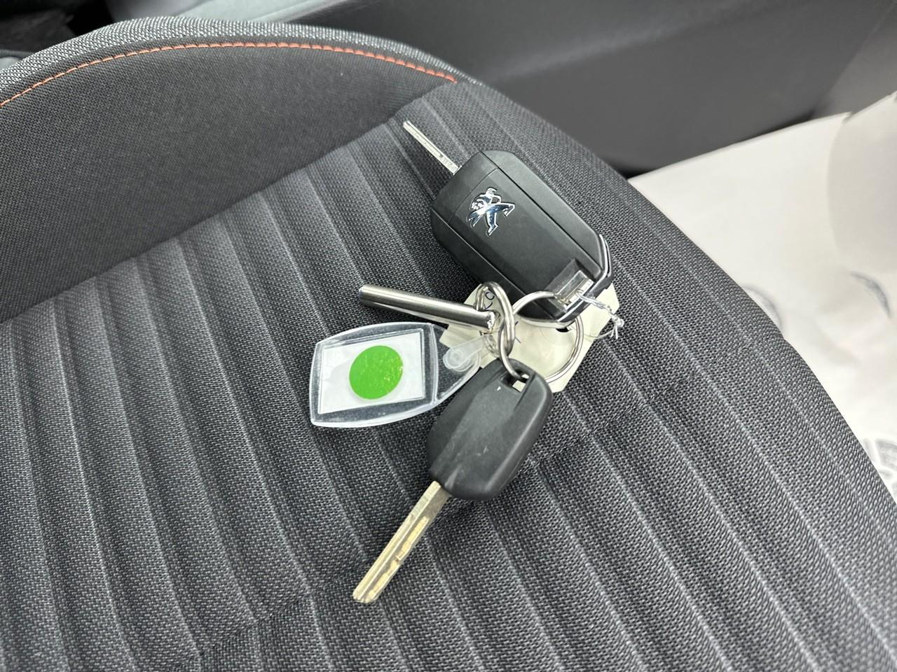 Peugeot 208 puretech 75 s&s bvm5 active — photo 30