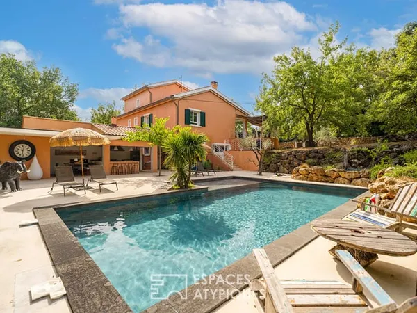 Villa provençale avec piscine et studio