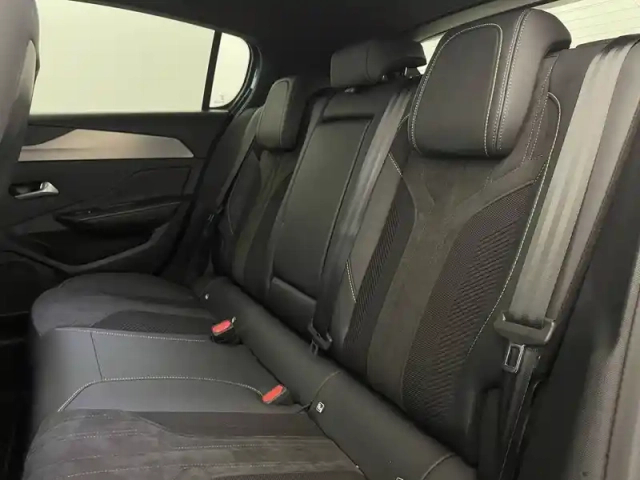 Peugeot 308 hybrid 136 e-dcs6 — photo 15
