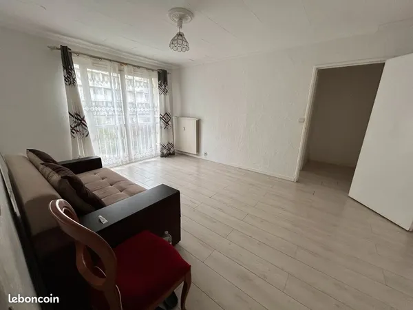 Appartement 2 pièces 44 m², proche transport, TVM BUS Métro Ligne 14RERC C