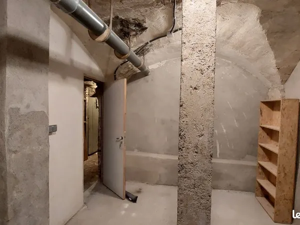 Cave 10m2 centre ville vieil Antibes